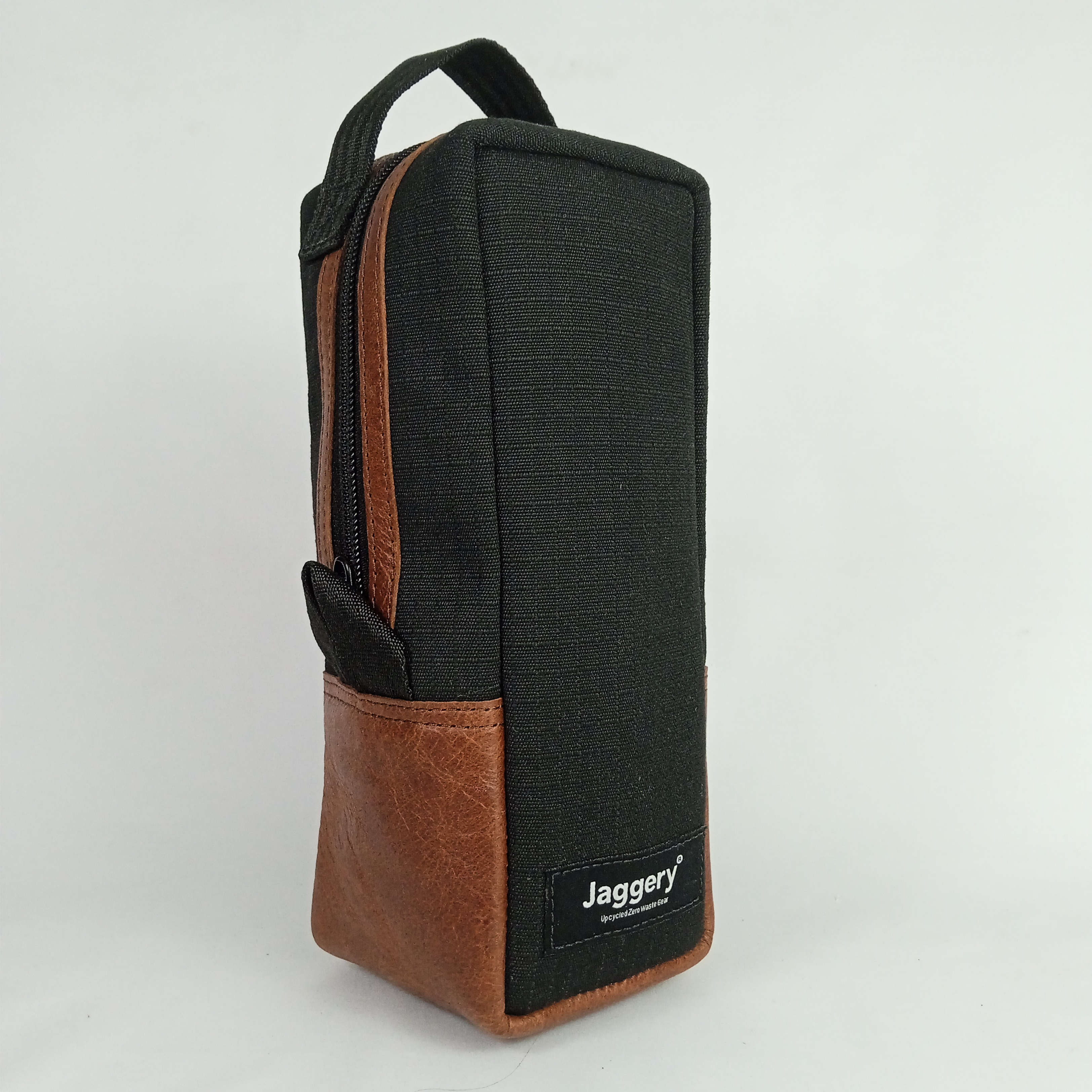 Black Cappuccino Essentials Vertical Dopp Kit in Black Canvas & Salvaged Nubuck