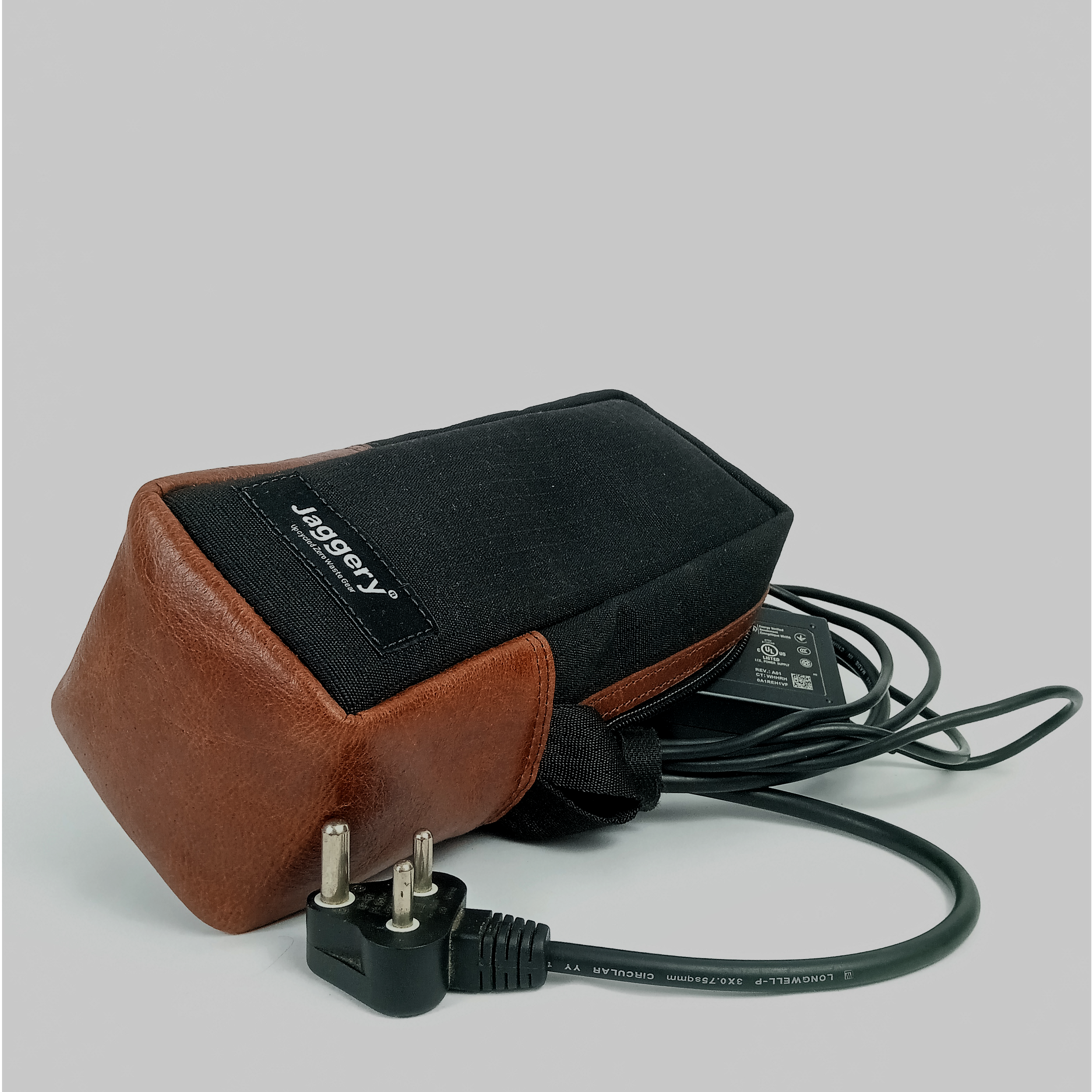 Black Cappuccino Essentials Vertical Dopp Kit in Black Canvas & Salvaged Nubuck