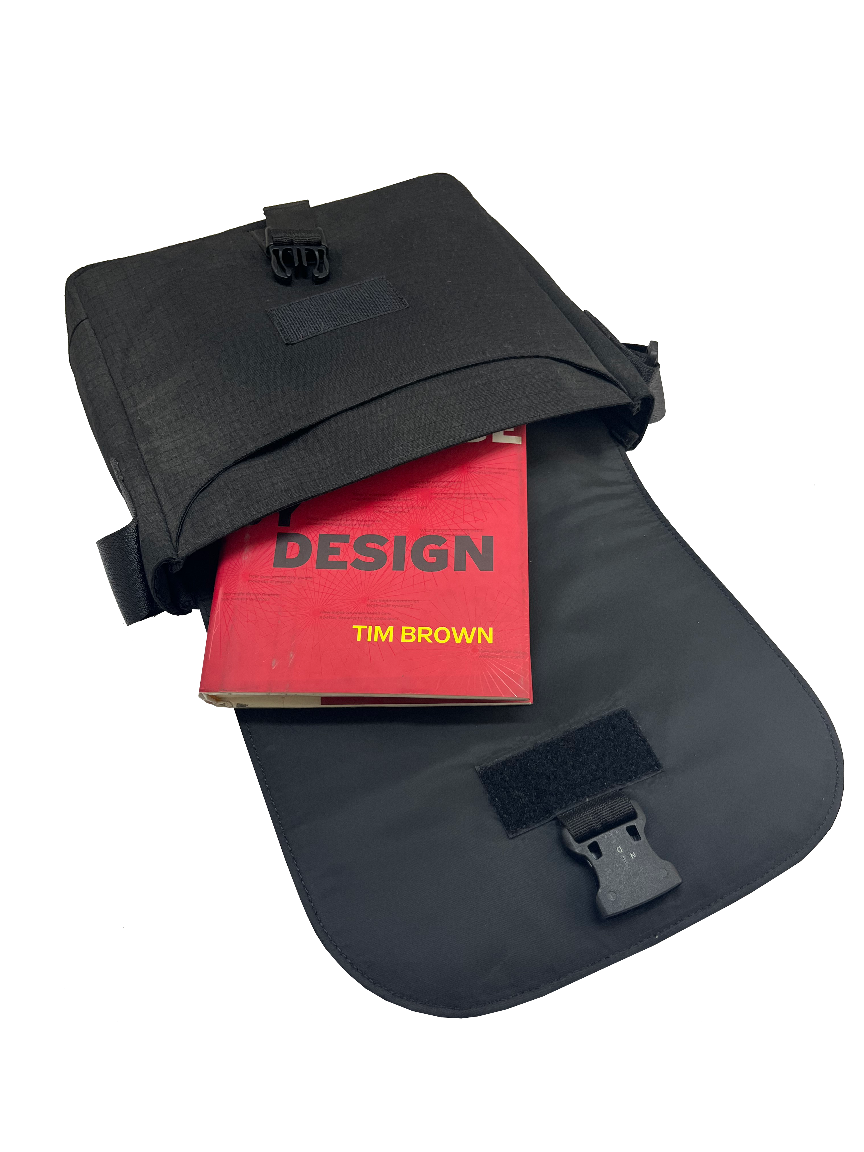 Serially Circular Satchel in Ex-Cargo Belts and Rescued Car Seat Belts [10" Cafe Bag]