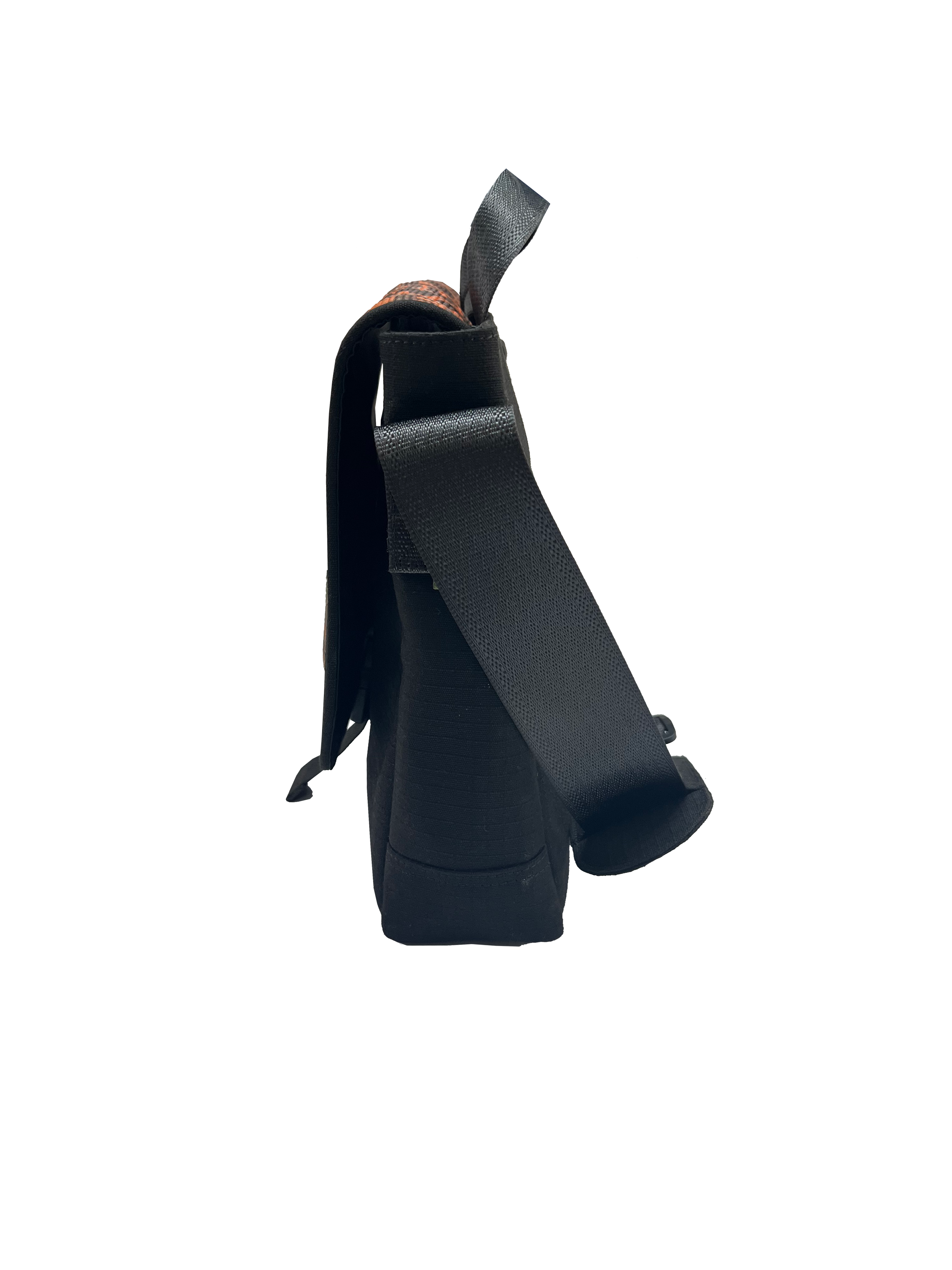 Serially Circular Satchel in Ex-Cargo Belts and Rescued Car Seat Belts [10" Cafe Bag]