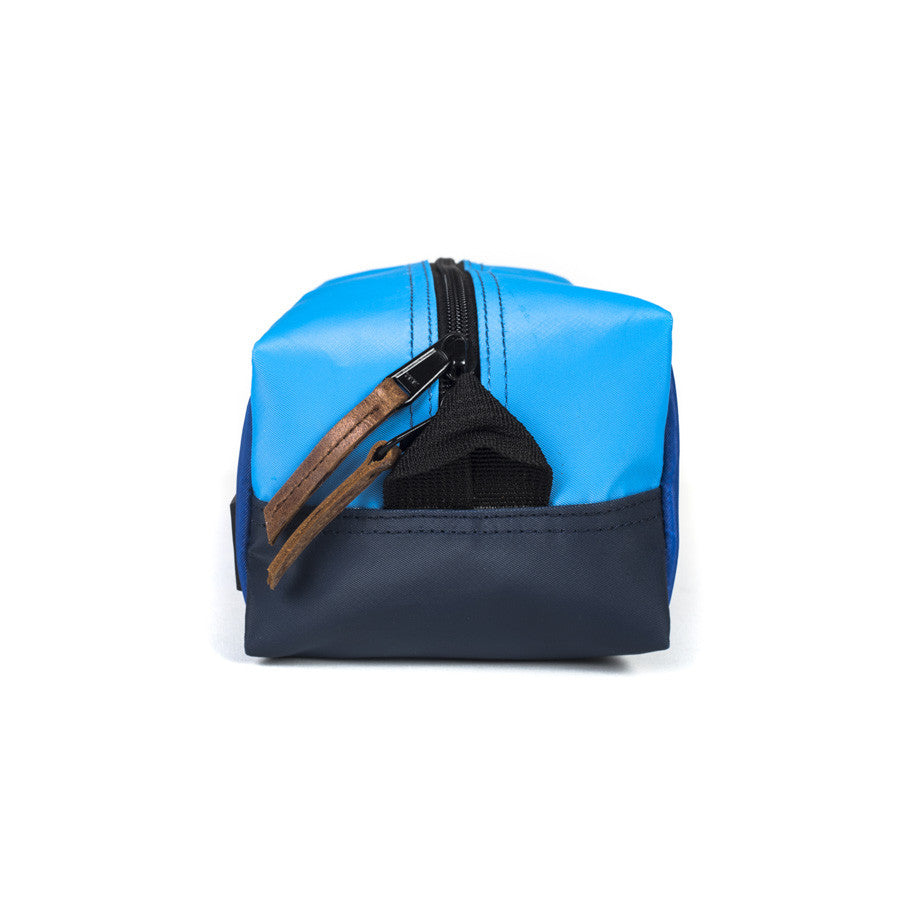 Travel Kit in Light Blue & Indigo