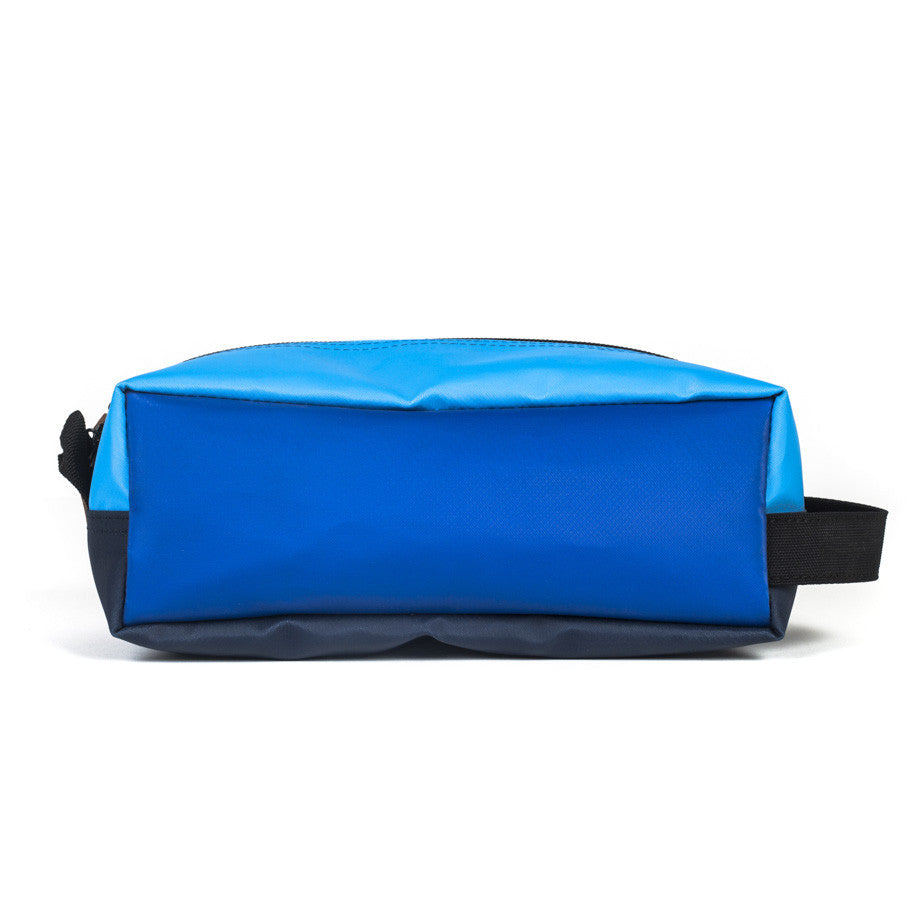 Travel Kit in Light Blue & Indigo