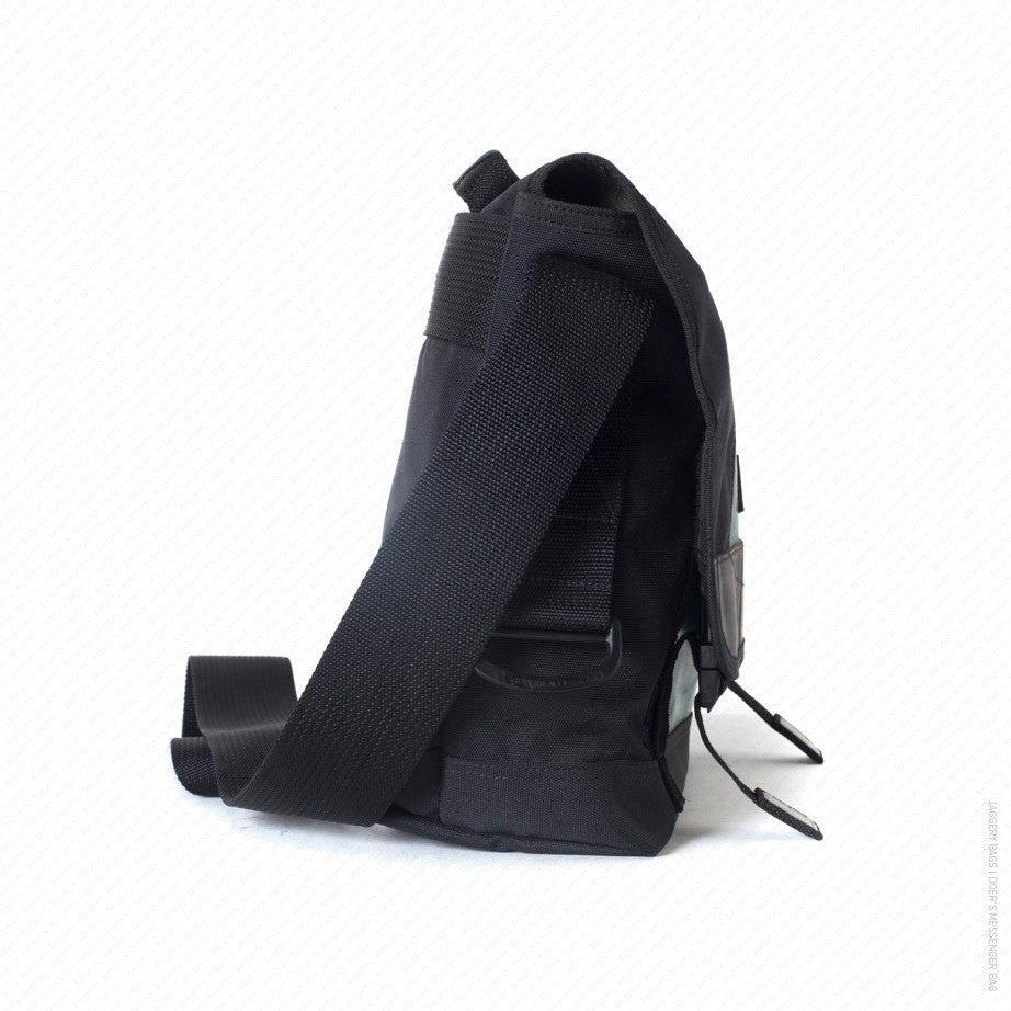Doer's Messenger Bag in Black & Parrot Green [13" compatible]