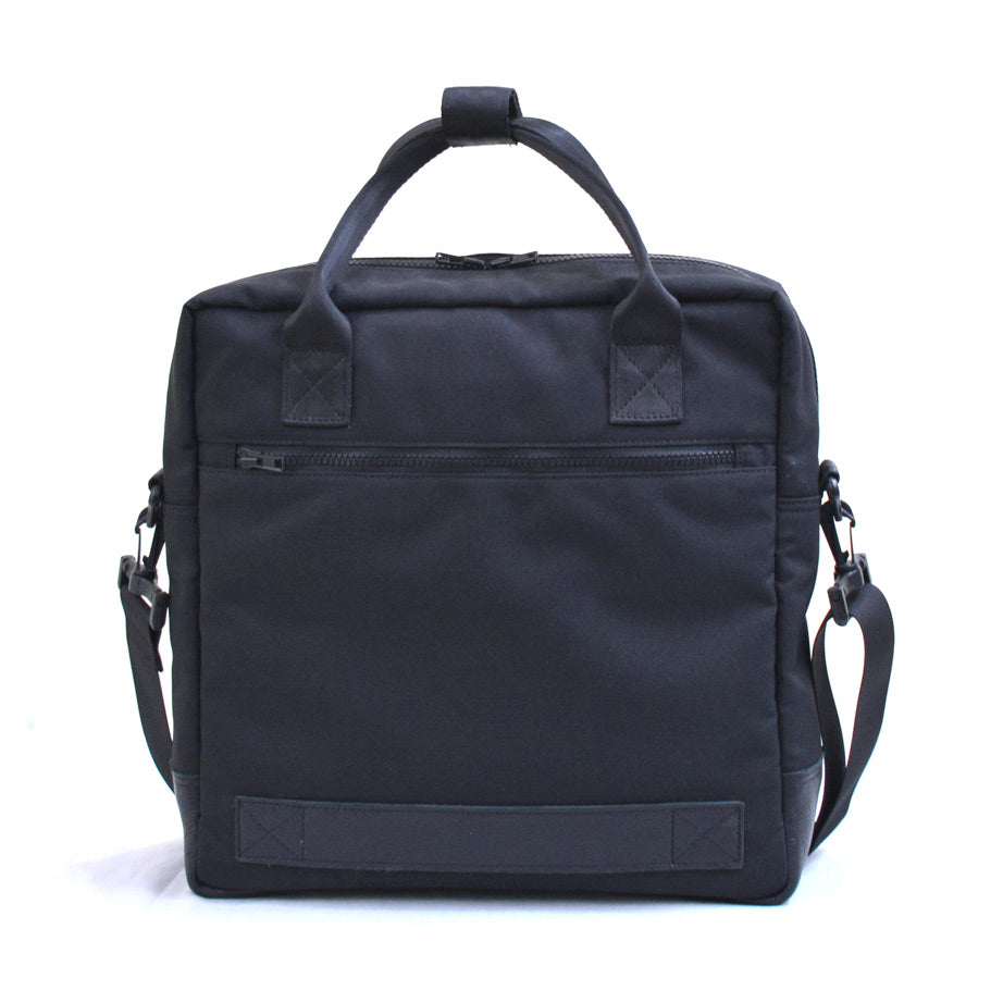 Pilot's Everyday Bag in All Black [13" laptop bag]