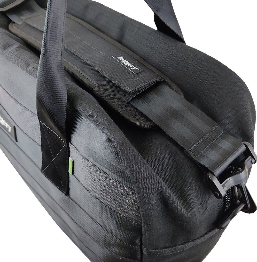 Noir 56Hr Duffle Bag in Rescued Car Seat Belts