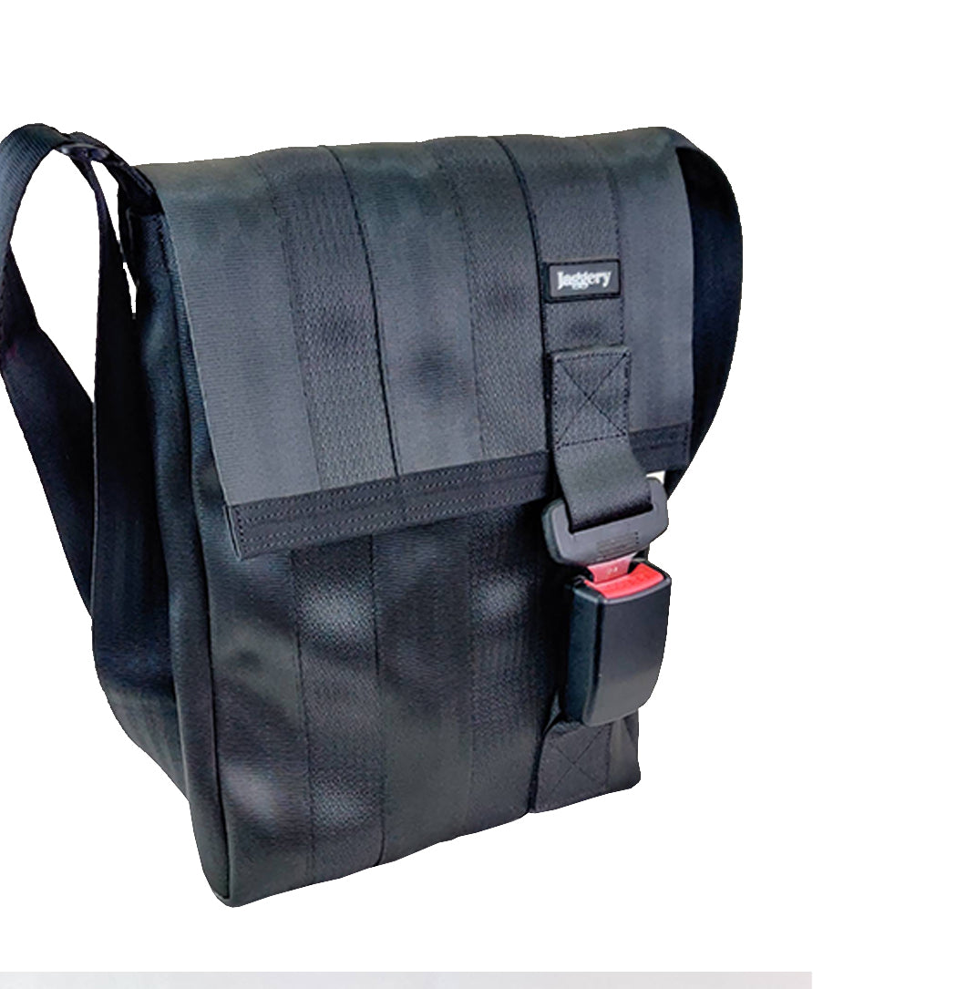 Noir Freelancer Bag in Car Seat Belts